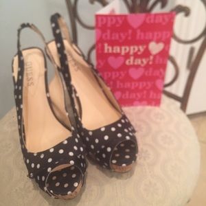 Guess navy/white Polkadot heels
